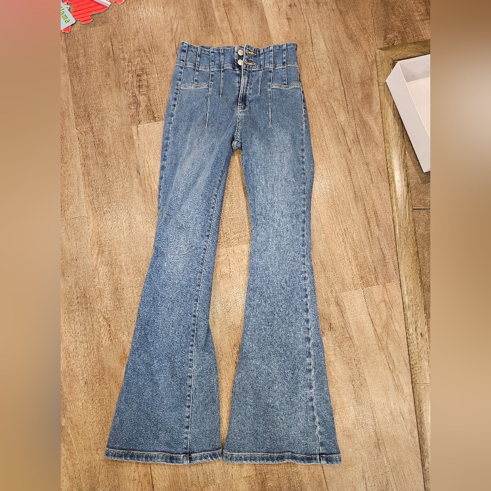 Zenana Outfitters Vintage Blue Flare Jeans